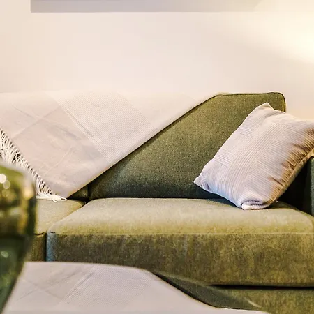 Flat 27 Axis - 2 Bed, Modern Apartment, Free Parking * Leeds (West Yorkshire)