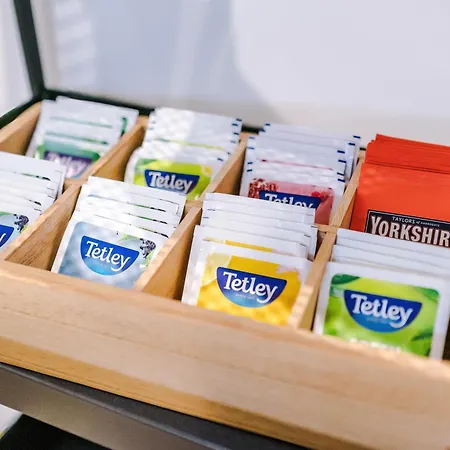 Flat 27 Axis - 2 Bed, Modern Apartment, Free Parking *