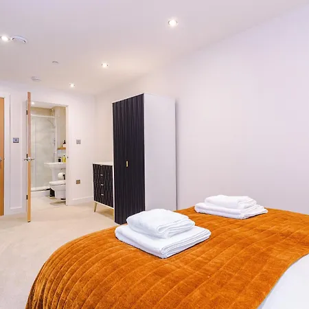 Flat 27 Axis - 2 Bed, Modern Apartment, Free Parking Apartment *