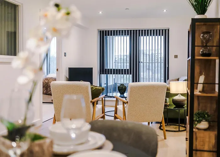 Flat 27 Axis - 2 Bed, Modern Apartment, Free Parking * Лідс