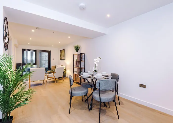 Flat 27 Axis - 2 Bed, Modern Apartment, Free Parking