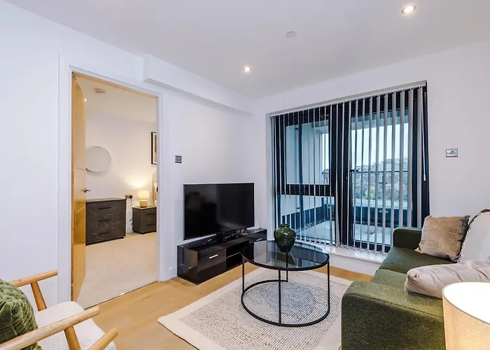 Апартаменти Flat 27 Axis - 2 Bed, Modern Apartment, Free Parking