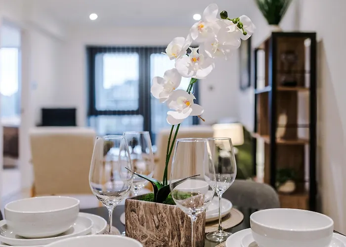 Flat 27 Axis - 2 Bed, Modern Apartment, Free Parking Апартаменти Лідс