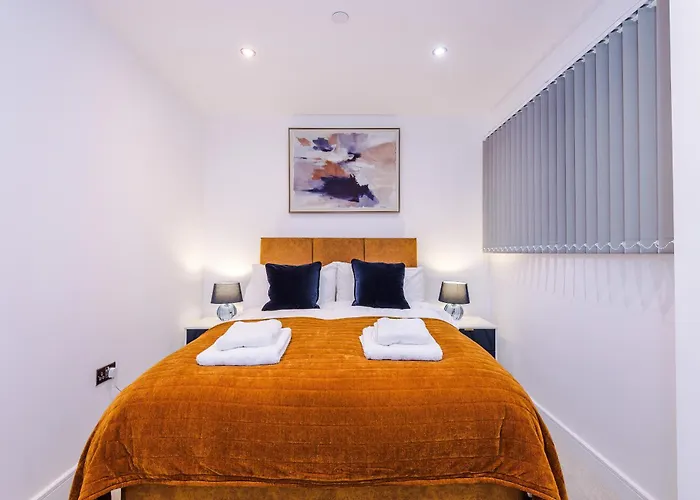 Апартаменти Flat 27 Axis - 2 Bed, Modern Apartment, Free Parking *