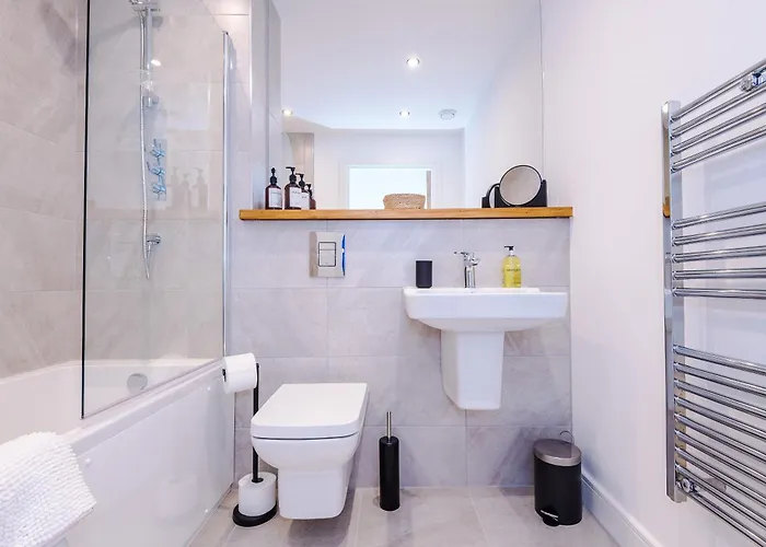 Flat 27 Axis - 2 Bed, Modern Apartment, Free Parking Апартаменти