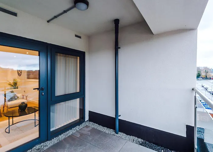 Flat 27 Axis - 2 Bed, Modern Apartment, Free Parking *